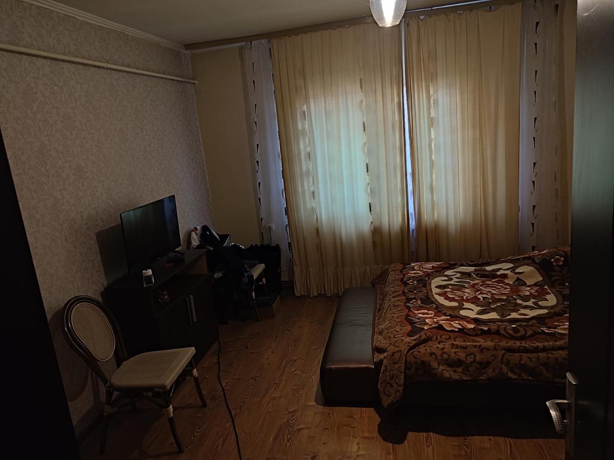 Central House Hotel คูร์ตา เด อาร์เจช ภายนอก รูปภาพ