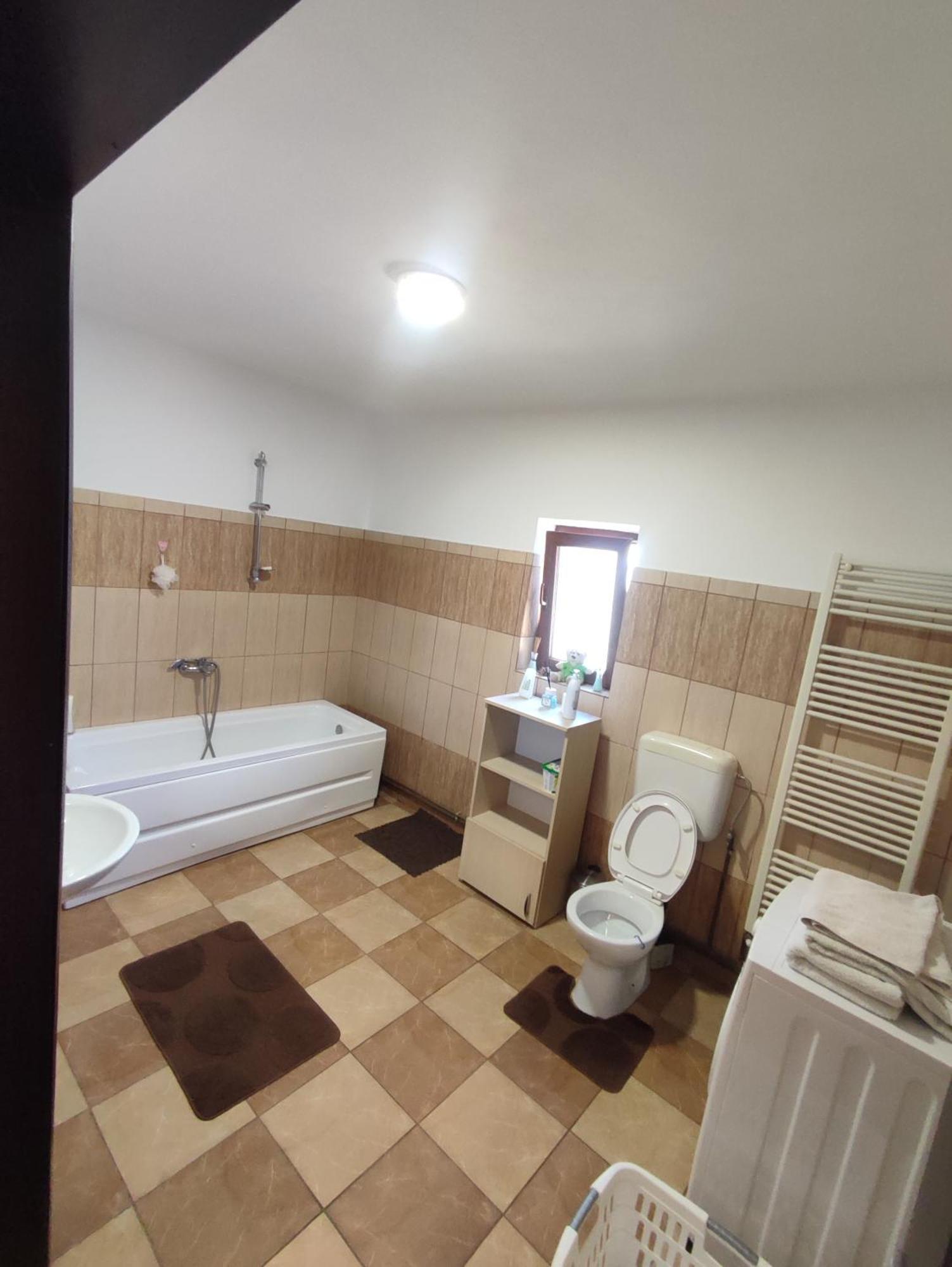 Central House Hotel คูร์ตา เด อาร์เจช ภายนอก รูปภาพ